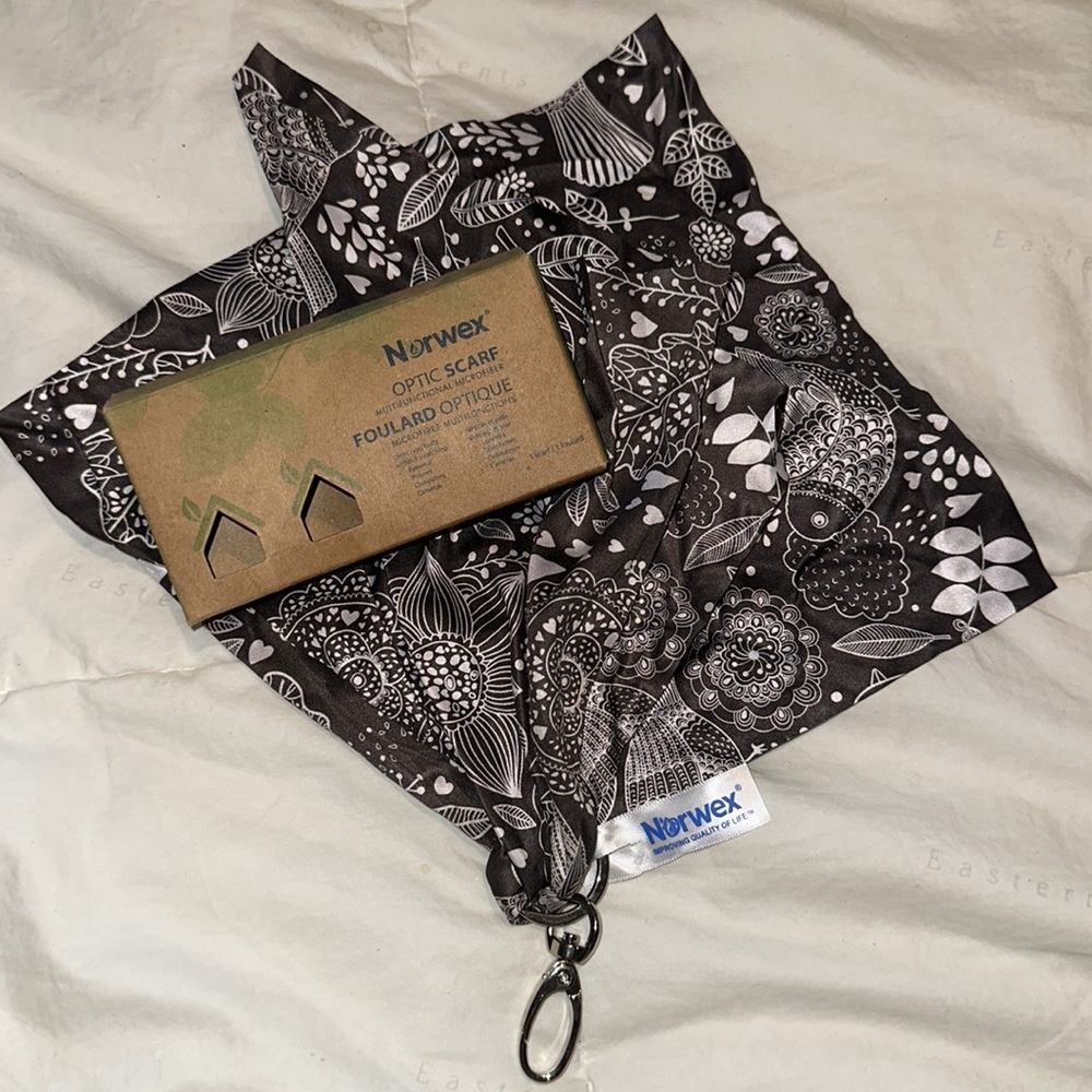 Norwex optic scarf in black and white